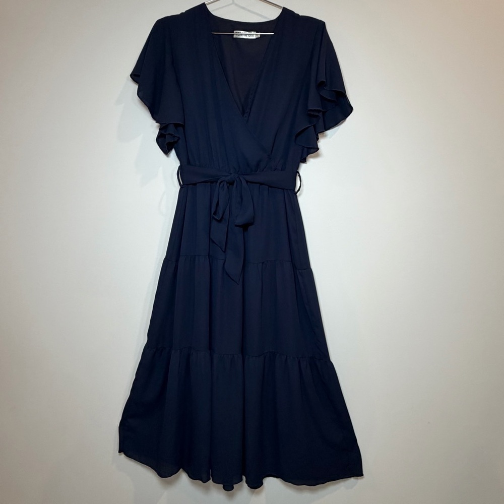 Temofon Navy Tiered Maxi‎ Dress Flutter Sleeve
Boho Chic Cottagecore- Medium